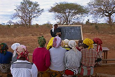 Adult literacy class, Kibwezi, Kenya, East Africa, Africa