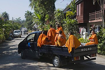 Monks, Luang Prabang, Laos, Indochina, Southeast Asia, Asia