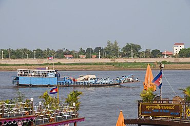 Tourist boats on the Tonle Sap river, Phnom Penh, Cambodia, Indochina, Southeast Asia, Asia