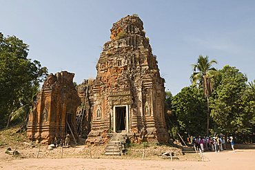 Lolei Temple, AD893, Roluos Group, near Angkor, UNESCO World Heritage Site, Siem Reap, Cambodia, Indochina, Southeast Asia, Asia