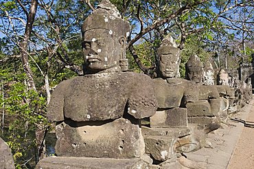 South Gate entrance to Angkor Thom, Angkor, UNESCO World Heritage Site, Siem Reap, Cambodia, Indochina, Southeast Asia, Asia