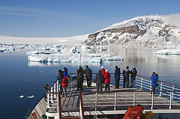 Ship approaching Brown Bluff, Antarctic Peninsula, Antarctica, Polar Regions