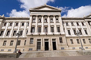 Palacio Legislativo, the main building of government, Montevideo, Uruguay, South America