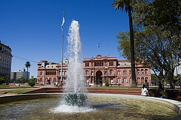 Casa Rosada (Presidential Palace) where Eva Peron (Evita) used to appear on the left hand balcony, and Juan Peron appeared on central balcony, Plaza de Mayo, Buenos Aires, Argentina, South America