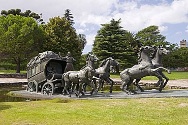 La Diligencia by Jose Belloni, a bronze statue of a stage coach and horses, Montevideo, Uruguay, South America