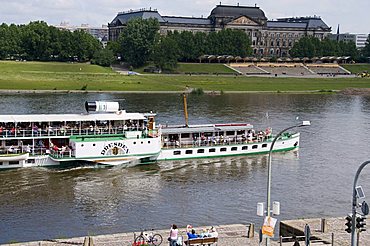 Paddle steamship on the River Elbe, Dresden, Saxony, Germany, Europe