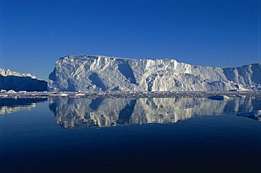 Icebergs from the icefjord, Ilulissat, Disko Bay, Greenland, Polar Regions