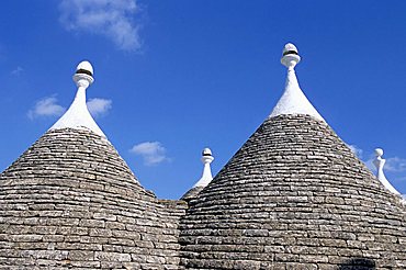 Old trulli houses with stone domed roof, Alberobello, UNESCO World Heritage Site, Puglia, Italy, Europe