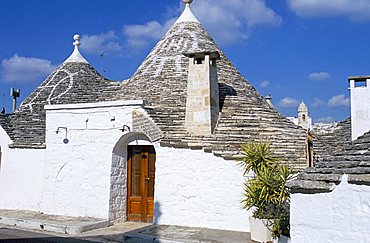 Old trulli houses with stone domed roof, Alberobello, UNESCO World Heritage Site, Puglia, Italy, Europe