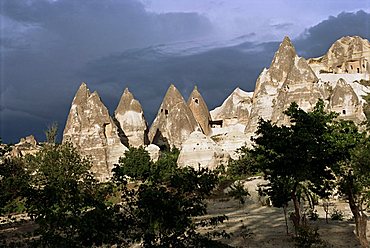 Erosion with volcanic tuff pillars, near Goreme, Cappadocia, Anatolia, Turkey, Asia Minor, Asia