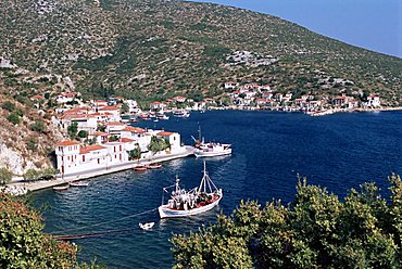 Fishing boats and harbour, Agia Kyriaki, Pelion, Greece, Europe