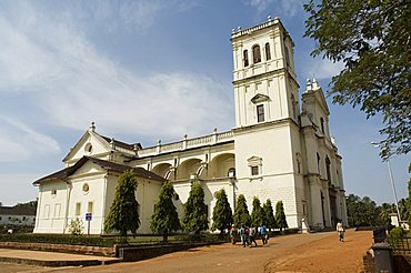 Se Cathedral, thought to be Asia's biggest church, Old Goa, UNESCO World Heritage Site, Goa, India, Asia