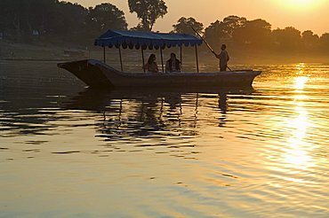 Sunset of the Narmada River, Maheshwar, Madhya Pradesh, India