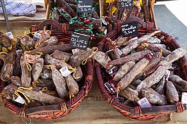 Monday Market at St. Jean Pied de Port, Basque country, Pyrenees-Atlantiques, Aquitaine, France, Europe