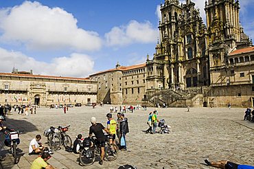 Santiago Cathedral on the Plaza do Obradoiro, UNESCO World Heritage Site, Santiago de Compostela, Galicia, Spain