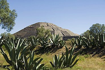 Pyramid of the Moon, Teotihuacan, 150AD to 600AD and later used by the Aztecs, UNESCO World Heritage Site, north of Mexico City, Mexico, North America