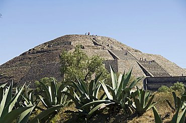 Pyramid of the Moon, Teotihuacan, 150AD to 600AD and later used by the Aztecs, UNESCO World Heritage Site, north of Mexico City, Mexico, North America