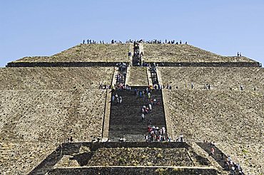 Pyramid of the Sun, Teotihuacan, 150AD to 600AD and later used by the Aztecs, UNESCO World Heritage Site, north of Mexico City, Mexico, North America