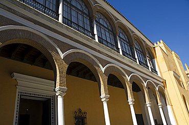 Detail of building in the Patio de la Monteria, Real Alcazar, Santa Cruz district, Seville, Andalusia (Andalucia), Spain, Europe