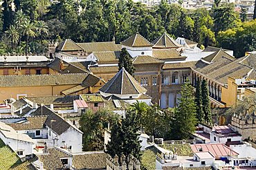 Real Alcazar, UNESCO World Heritage Site, viewed from the tower of La Giralda, Santa Cruz district, Seville, Andalusia (Andalucia), Spain, Europe