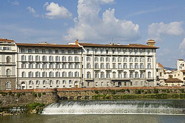 River Arno, Florence (Firenze), Tuscany, Italy, Europe