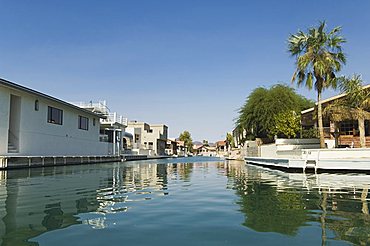 Colorado River dividing California and Arizona, near Parker, Arizona, United States of America, North America