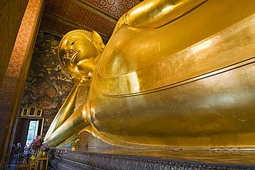 Reclining Buddha, Wat Pho, Bangkok, Thailand, Southeast Asia, Asia