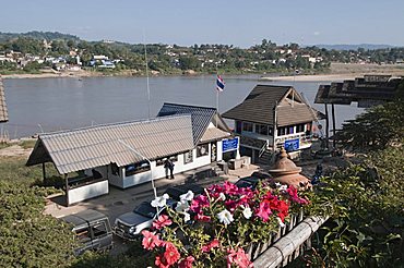 Thai borderpost for crossing the Mekong River for Huay Xai in Laos, at Chiang Khong, Thailand, Southeast Asia, Asia