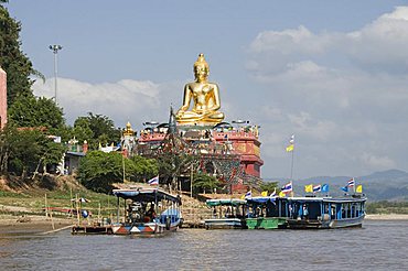 Huge Golden Buddha at Sop Ruak, Golden Triangle, Thailand, Southeast Asia, Asia