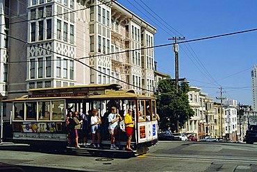 Cable car on Nob Hill, San Francisco, California, USA