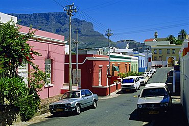 Bo-Kaap district (Malay Quarter) with Table Mountain behind, Cape Town, South Africa