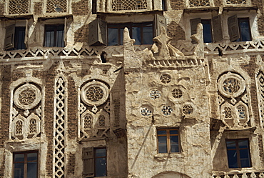 Architectural detail of a decorated house in the old city area of the town of Sana (Sanaa), UNESCO World Heritage Site, capital of north Yemen, Yemen, Middle East