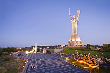 Motherland statue (Rodina Mat) and The National War Museum, Kiev, Ukraine, Europe