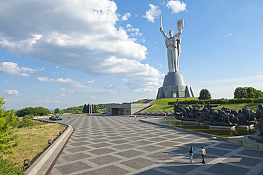 Rodina Mat (The Motherland Monument) and The National Museum of the History of the Great Patriotic War 1941-1945, Kiev, Ukraine, Europe