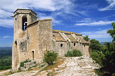 The 13th century church in the village of Oppede le Vieux, in the Luberon, Provence, France, Europe