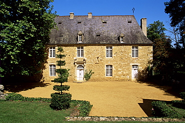 Manor house from the 17th century, Jardins d'Eyrignac, Perigord, Aquitaine, France, Europe