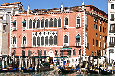 Hotel Danieli, San Marco basin and gondolas, Venice, UNESCO World Heritage Site, Veneto, Italy, Europe