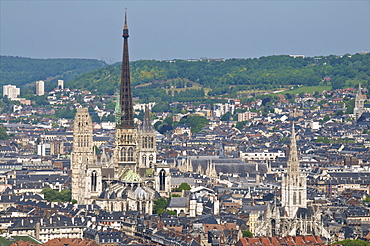 Skyline, Notre Dame Cathedral and town seen from St. Catherine Mountain, Rouen, Normandy, France, Europe