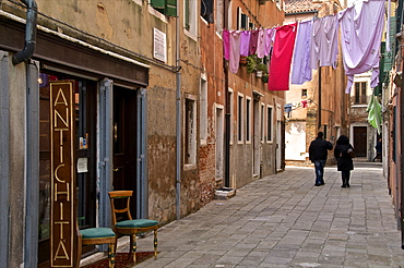 Washing lines across the street, Castello Quarter, Venice, UNESCO World Heritage Site, Veneto, Italy, Europe