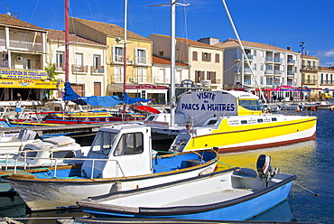 Boats in harbour, Meze, Herault, Languedoc Roussillon region, France, Europe