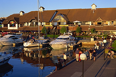 Evening strollers, Port Solent Marina, Hampshire, England, United Kingdom, Europe