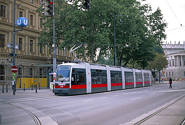 New style tram on Ring, Vienna, Austria, Europe