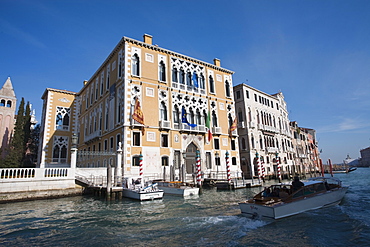 Palazzo Franchetti Cavalli and Palazzo Barbaro near Accademia Bridge, Grand Canal, Venice, UNESCO World Heritage Site, Veneto, Italy, Europe