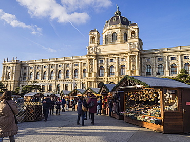 Christmas Market outside the Natural History Museum, Vienna, Austria, Europe