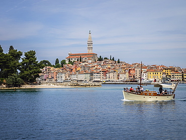 Excursion boat leaving harbour, Rovinj, Istria, Croatia, Europe