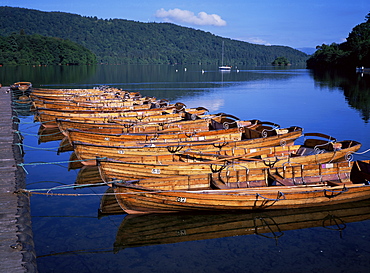 Rowing boats on lake, Bowness-on-Windermere, Lake District, Cumbria, England, United Kingdom, Europe