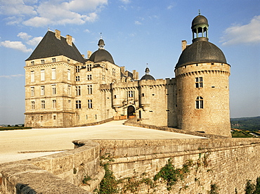 Chateau of Hautefort, Dordogne, Aquitaine, France, Europe