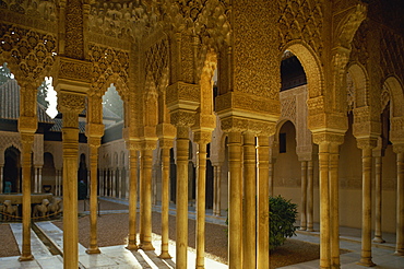 The Court of the Lions in the Alhambra Palace in Granada, UNESCO World Heritage Site, Andalucia (Andalusia), Spain, Europe