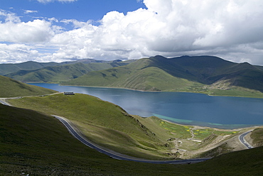 Turquoise Lake, Tibet, China, Asia