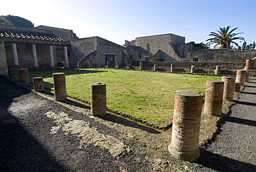 The ruins of Herculaneum, a large Roman town destroyed in 79AD by a volcanic eruption from Mount Vesuvius, UNESCO World Heritage Site, near Naples, Campania, Italy, Europe